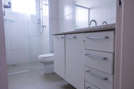 Banheiro da Suíte de apartamento para alugar com 3 quartos, 80m² em Parque Campolim, Sorocaba