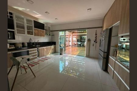 Casa para alugar com 3 quartos, 286m² em Cidade Jardim, Uberlândia