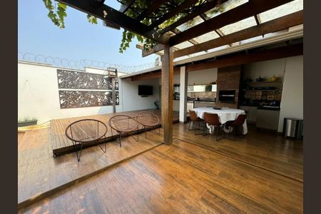 Casa para alugar com 3 quartos, 286m² em Cidade Jardim, Uberlândia