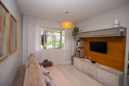 Sala de apartamento para alugar com 3 quartos, 72m² em Olinda, Contagem