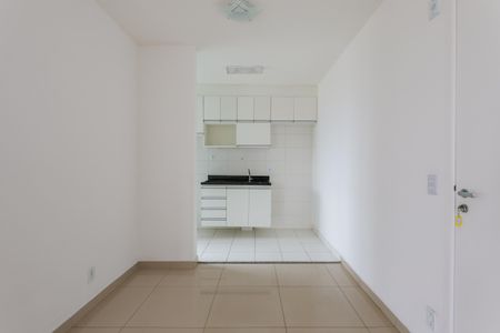 Sala de apartamento para alugar com 2 quartos, 52m² em Jardim Monte Alegre, Taboão da Serra