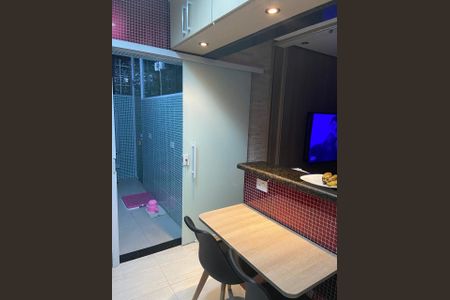 Cozinha de casa de condomínio para alugar com 2 quartos, 75m² em Vila Jacuí, São Paulo