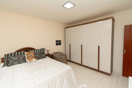 Quarto 1 de casa à venda com 3 quartos, 240m² em Diamante, Belo Horizonte