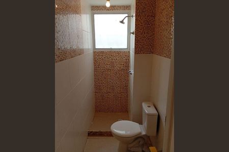 Banheiro de apartamento para alugar com 2 quartos, 40m² em Pavuna, Nilópolis