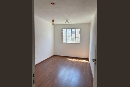 Sala de apartamento para alugar com 2 quartos, 42m² em Trindade, São Gonçalo