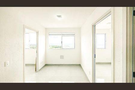 Sala de apartamento para alugar com 2 quartos, 33m² em Veleiros, São Paulo