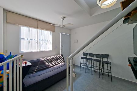 Sala de casa de condomínio para alugar com 2 quartos, 70m² em Maracanã, Praia Grande