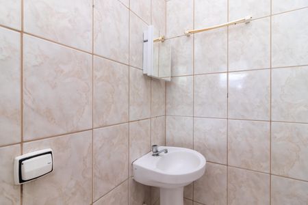 Banheiro de casa para alugar com 1 quarto, 25m² em Lauzane Paulista, São Paulo