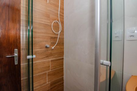 Banheiro de kitnet/studio à venda com 1 quarto, 35m² em Petrópolis, Porto Alegre