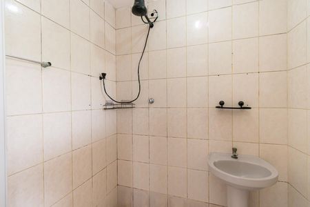 Banheiro de casa para alugar com 1 quarto, 35m² em Vila Ema, São Paulo