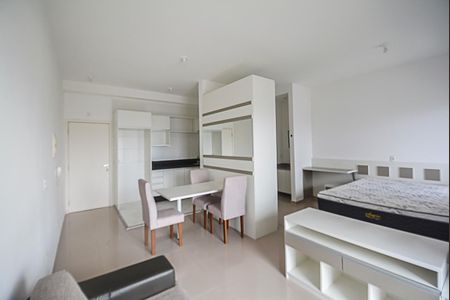 Sala de apartamento para alugar com 1 quarto, 42m² em Jardim do Mar, São Bernardo do Campo