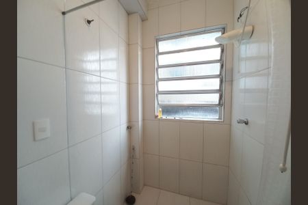 Banheiro de apartamento para alugar com 1 quarto, 50m² em Centro, São Vicente
