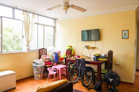 Sala de apartamento à venda com 3 quartos, 80m² em Pilares, Rio de Janeiro