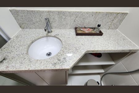 Banheiro de kitnet/studio para alugar com 1 quarto, 16m² em Amaralina, Salvador