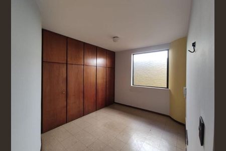 Casa para alugar com 4 quartos, 300m² em Jardim Karaíba, Uberlândia