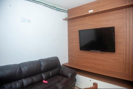 Sala de apartamento para alugar com 2 quartos, 45m² em Vila Arizona, Itaquaquecetuba