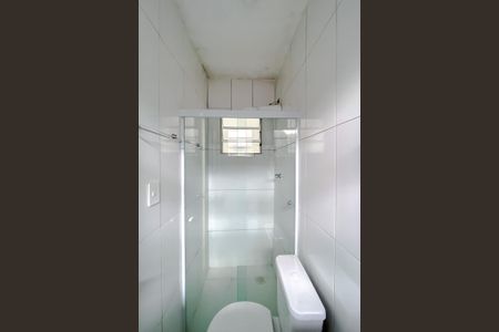 Banheiro de apartamento para alugar com 1 quarto, 30m² em Vila Oratorio, São Paulo