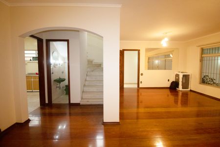 Casa para alugar com 3 quartos, 196m² em Vila Anglo Brasileira, São Paulo