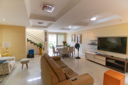 Sala de casa para alugar com 3 quartos, 300m² em Piratininga, Niterói