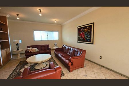 Casa à venda com 4 quartos, 35m² em Traviu, Jundiaí