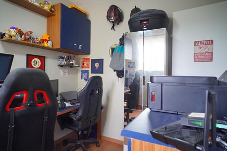 Quarto 1 de apartamento para alugar com 2 quartos, 40m² em Santa Fé, Porto Alegre