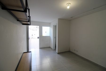 Sala de casa para alugar com 2 quartos, 84m² em Vila Polopoli, São Paulo