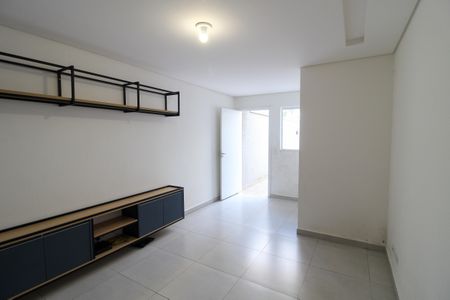 Sala de casa para alugar com 2 quartos, 84m² em Vila Polopoli, São Paulo