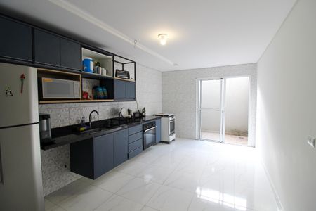 Cozinha de casa para alugar com 2 quartos, 84m² em Vila Polopoli, São Paulo