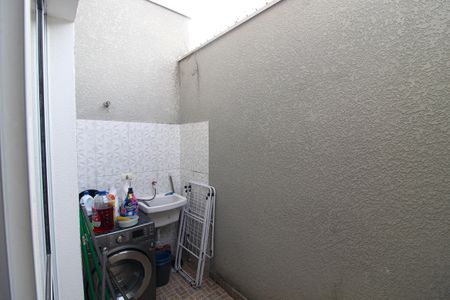 Área de Serviço de casa para alugar com 2 quartos, 84m² em Vila Polopoli, São Paulo