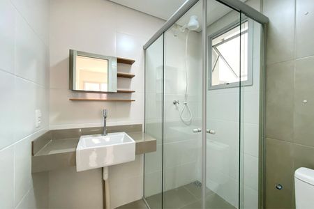 Banheiro da Suíte 1 de apartamento para alugar com 3 quartos, 75m² em São Lucas, Belo Horizonte