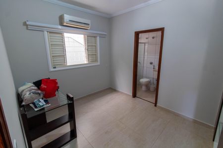 SUITE REVERSÍVEL de casa para alugar com 4 quartos, 275m² em Parque das Flores, Campinas