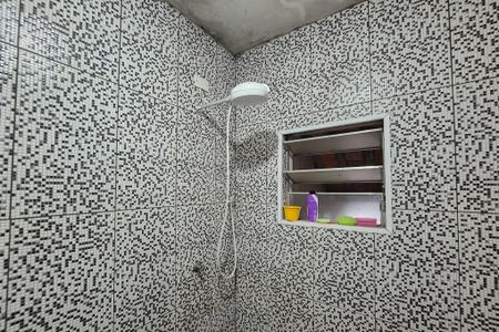 Banheiro da Suíte de casa para alugar com 2 quartos, 15m² em Vila Jordanopolis, São Bernardo do Campo