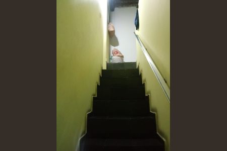 Escada de casa para alugar com 4 quartos, 180m² em Vila Albertina, São Paulo