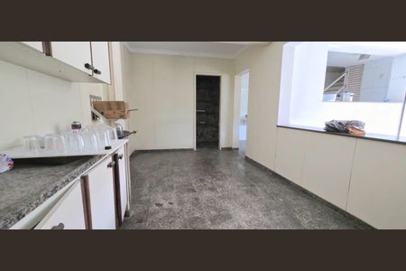 Casa para alugar com 5 quartos, 500m² em Centro, Vespasiano