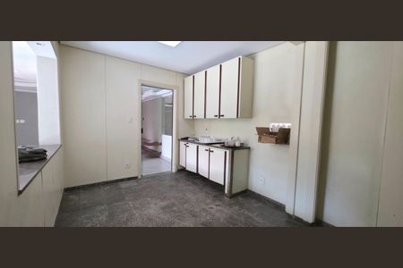Casa para alugar com 5 quartos, 500m² em Centro, Vespasiano