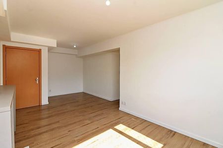 Sala de apartamento para alugar com 3 quartos, 74m² em Teresópolis, Porto Alegre