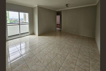 Sala de apartamento para alugar com 3 quartos, 95m² em Pinheirinho, Santo André