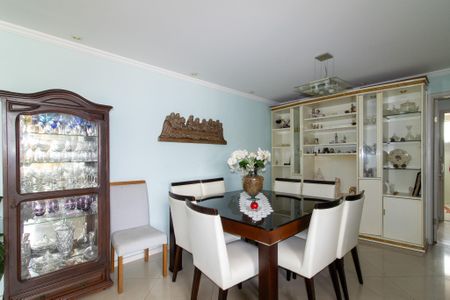 Sala de apartamento para alugar com 3 quartos, 175m² em Vila Itapura, Campinas