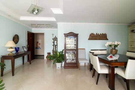 Sala de apartamento para alugar com 3 quartos, 175m² em Vila Itapura, Campinas