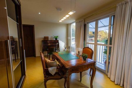 Casa à venda com 4 quartos, 700m² em Alphaville, Santana de Parnaíba