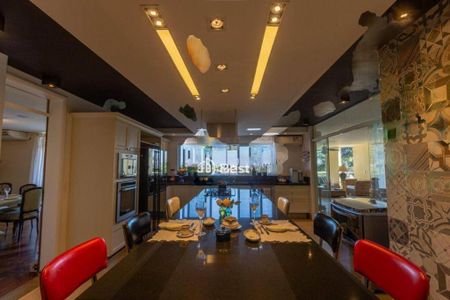 Casa à venda com 4 quartos, 700m² em Alphaville, Santana de Parnaíba