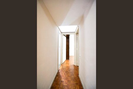 Corredor dos quartos de apartamento para alugar com 2 quartos, 72m² em Parque São Jorge, São Paulo