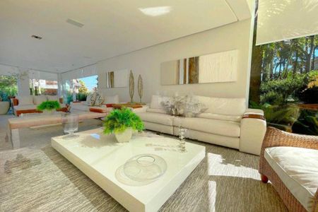 Casa à venda com 5 quartos, 700m² em Alphaville Industrial, Barueri