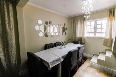 Casa para alugar com 3 quartos, 250m² em Jardim Monte Kemel, São Paulo