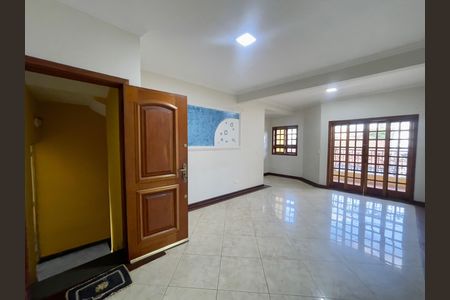Foto 07 de casa à venda com 3 quartos, 195m² em Jardim dos Camargos, Barueri