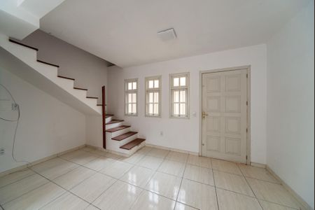Sala de casa de condomínio para alugar com 2 quartos, 55m² em Jardim Krahe, Viamão