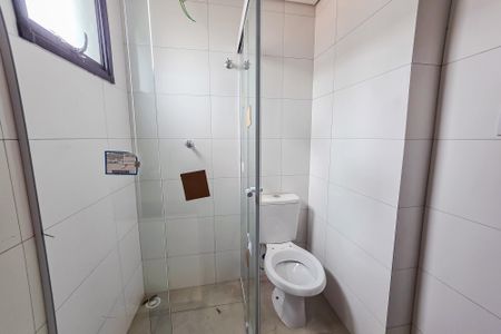 Banheiro de kitnet/studio para alugar com 1 quarto, 23m² em Vila Sao Pedro, Santo André