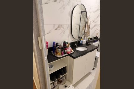 Banheiro de apartamento à venda com 2 quartos, 53m² em Ponte Grande, Guarulhos