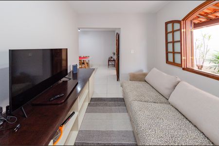 Sala de casa à venda com 3 quartos, 303m² em Caiçara-adelaide, Belo Horizonte