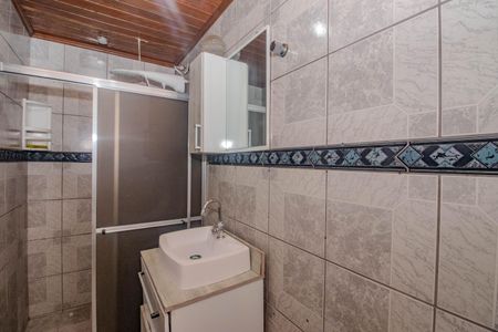 Banheiro de kitnet/studio para alugar com 1 quarto, 38m² em Cristo Redentor, Porto Alegre